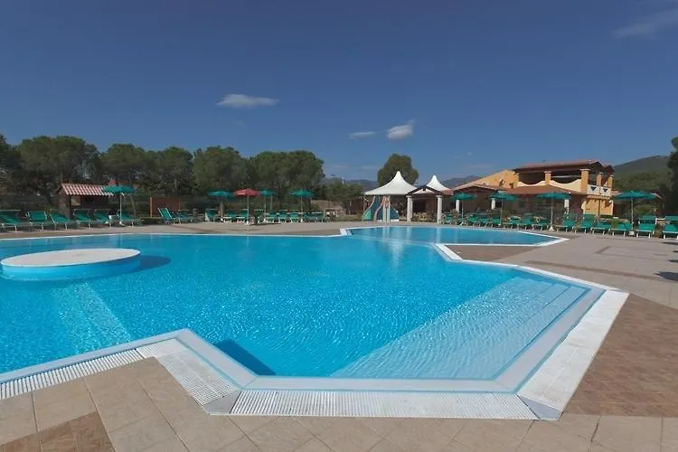 Hotel Li Cupulatti Budoni 2*,  Italy